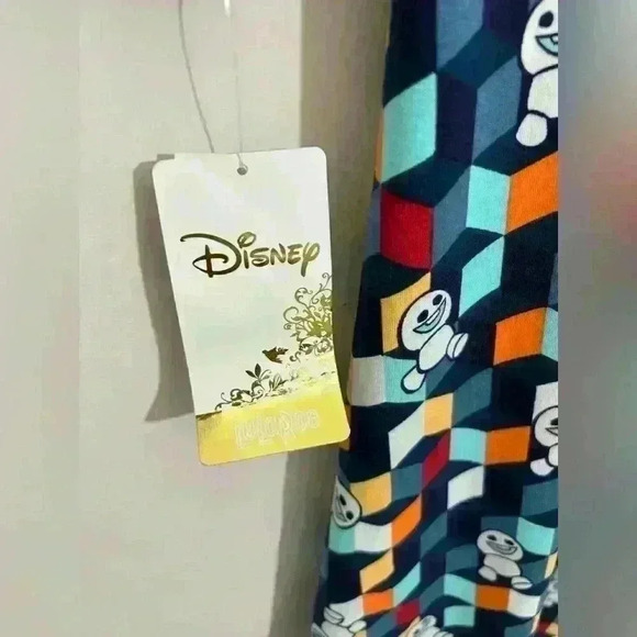 NWT LuLaRoe Disney Frozen Snowgies Snowman Swing Tee Size XS - Picture 3 of 9
